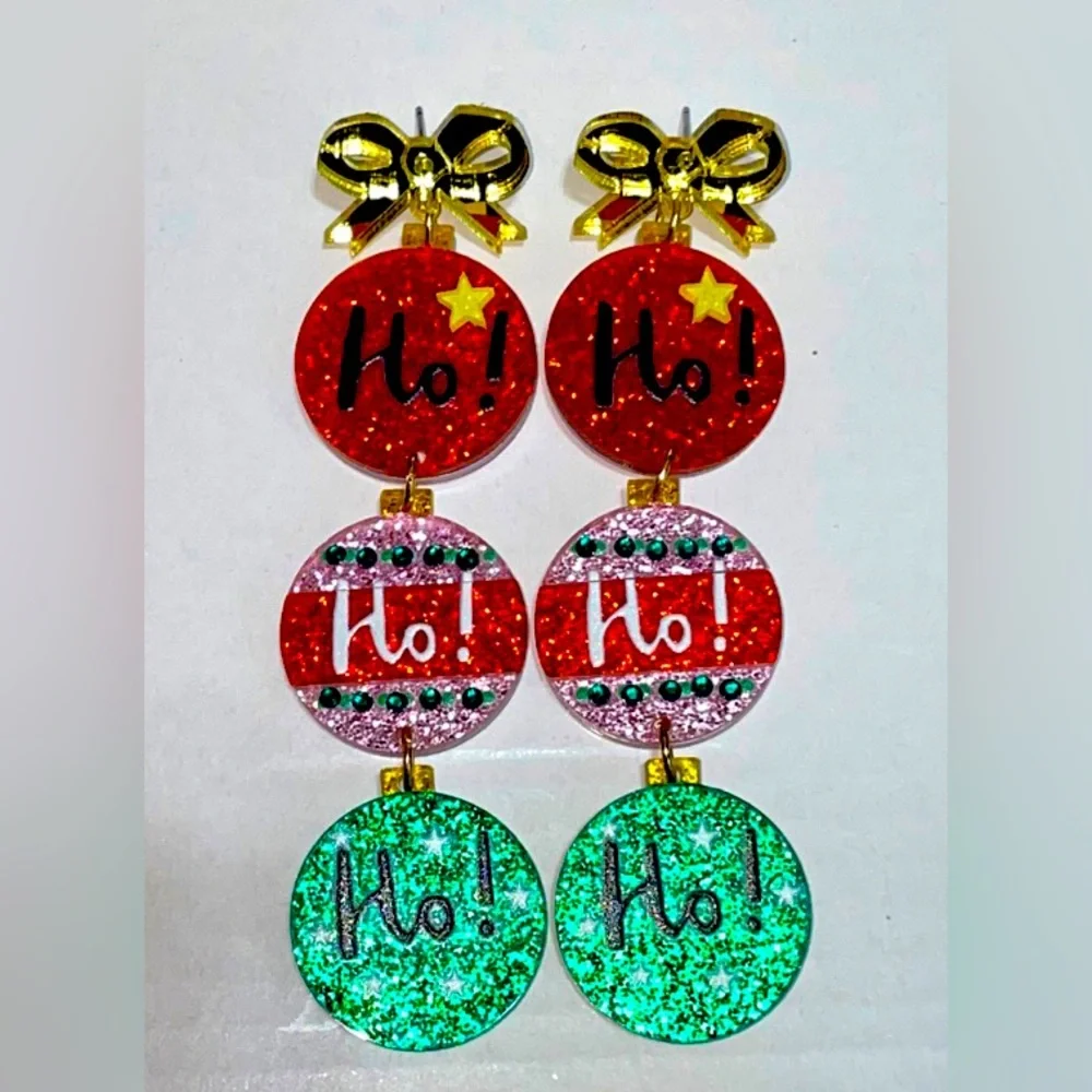 🎉🎄Christmas Cheer Ho Ho Ho Ornament Earrings - Picture 2 of 3